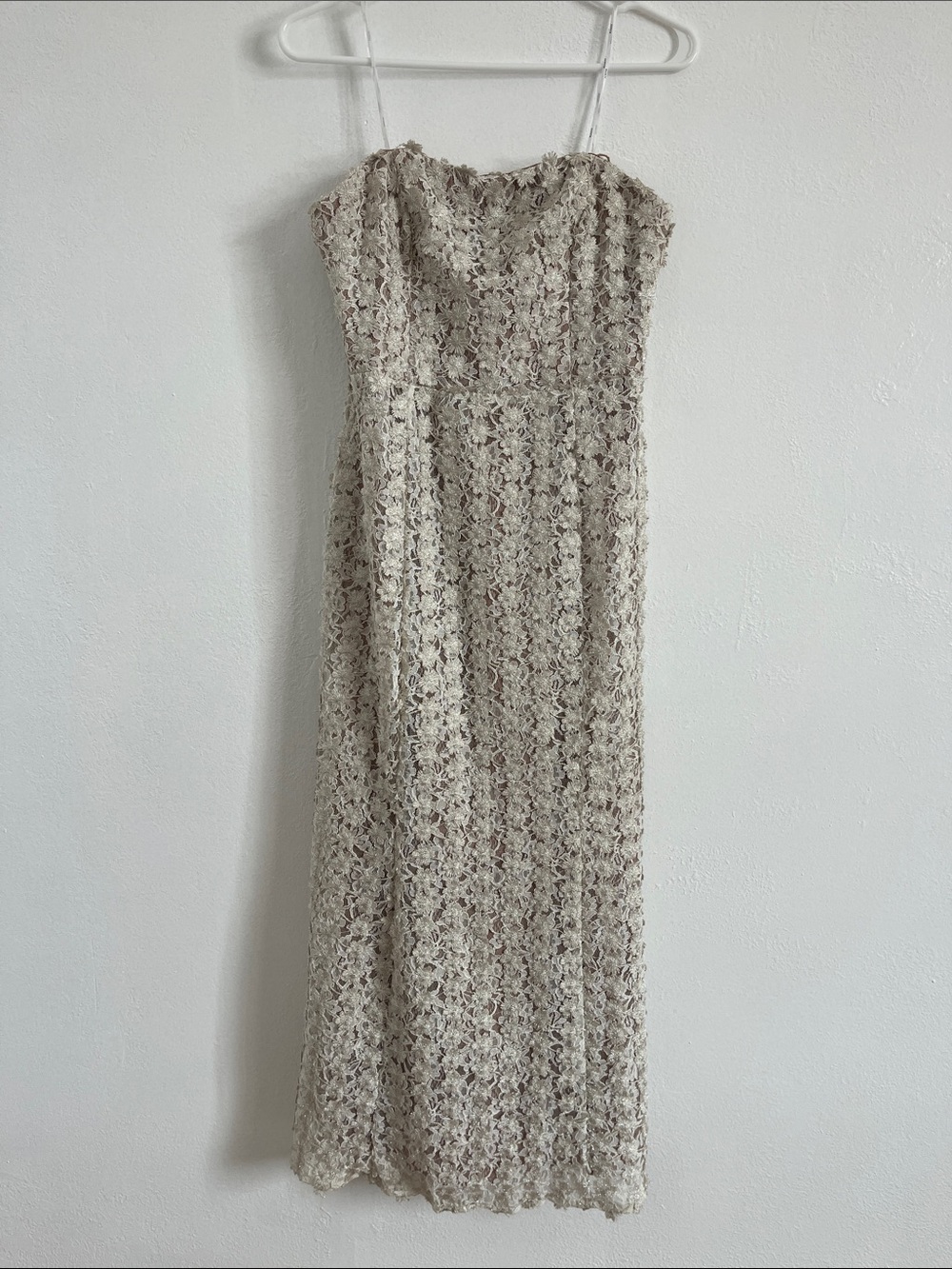 Elliatt Cali Strapless Lace Midi Dress Size Medium NWT - Picture 2 of 9